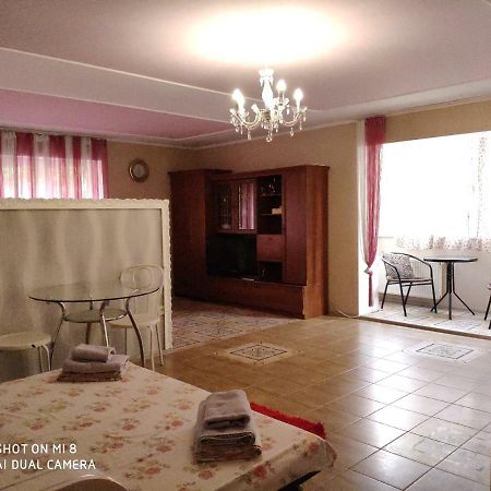 Apartments Domovik Latorichnaya,3 Mukatjevo Eksteriør billede