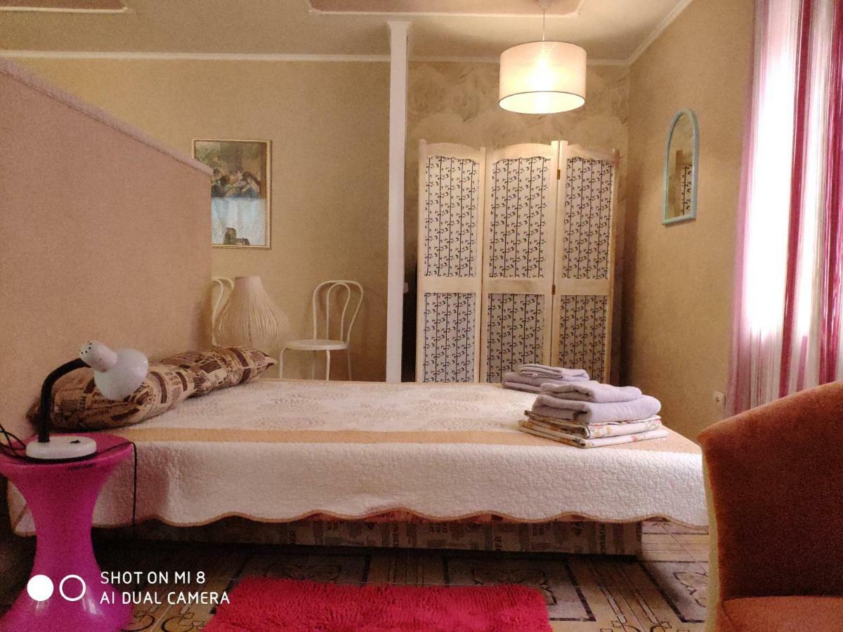 Apartments Domovik Latorichnaya,3 Mukatjevo Eksteriør billede